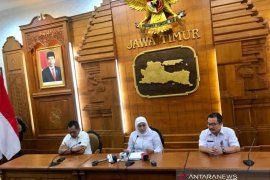 Antisipasi COVID-19, Pemprov Jatim berlakukan kerja setengah hari bagi pegawai