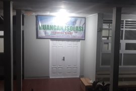 Seorang PDP dirujuk ke ruang isolasi RSUD Chasan Boesoerie