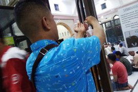 Cairan Antiseptik Masjid Baitul Nurul Iman Abepura