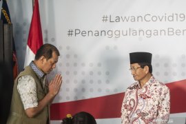 Budaya "ewuh pakewuh" dan kluster keluarga di tengah pandemi