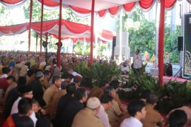 Pemkot Surabaya diminta sesuaikan jam kerja ASN