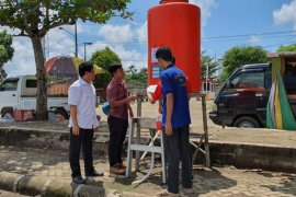 Firman sumbangkan unit cuci tangan di ruang publik