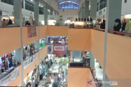 Pedagang pakaian dan suvernir di Aceh sepi pembeli