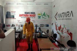 Antisipasi Corona, Askrindo semprot disinfektan Kantor ANTARA Sultra