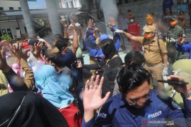 Bupati Baddrut Tamam imbau warga perantauan tak pulang ke Pamekasan