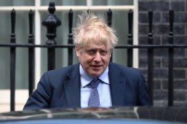 Inggris berlakukan "lockdown" tiga pekan