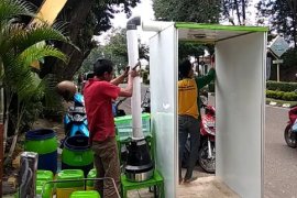 Santoso, peraih Kalpataru bikin bilik sterilisasi cegah  corona (vdeo)