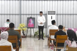 Presiden Jokowi ke Solo ikut tahlil doakan almarhumah ibunda Sudjiatmi