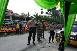 Polisi Secanggang Langkat bubarkan pesta Kepala Desa Teluk