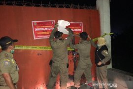 Satpol PP Kudus segel tiga tempat karaoke untuk cegah COVID-19