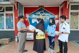 DPD PKS Tabalong bagikan masker gratis