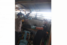 Seorang warga Jongkong ditemukan tewas tergantung di rumahnya