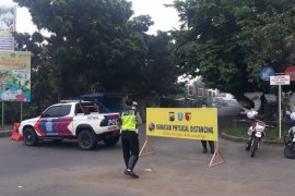 Sidoarjo  terapkan "physical distancing" di wilayah padat PKL