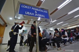 KAI batalkan perjalanan 28 KA jarak jauh