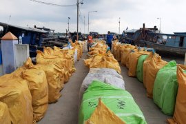 Bea Cukai Sumut amankan pakaian bekas impor untuk antisipasi virus corona