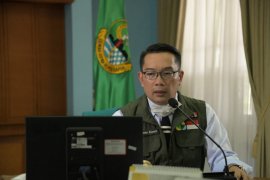 Ridwan Kamil: 300 orang di Jabar positif COVID-19 berdasarkan tes cepat