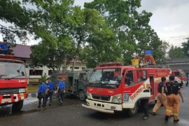Pemkab semprot disinfektan seluruh wilayah  Deliserdang