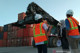 Pelabuhan KNP Pelindo IV Kendari melayani tujuh kapal pelayaran