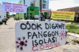 Unjuk rasa tolak tempat isolasi pasien COVID-19
