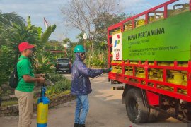 Pertamina semprot disinfektan pada fasilitas pendistribusian BBM