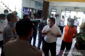 Bupati Jembrana larang warga dari zona merah COVID-19 masuk Bali