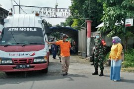 Pemkot Kediri salurkan bantuan untuk warga yang permukimannya diisolasi