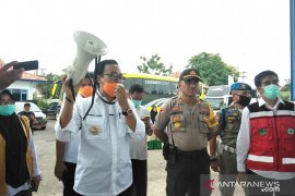 Tim Satgas COVID-19 Pamekasan jemput kedatangan ratusan santri Nurul Jadid