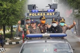 Bupati HST: Penyemprotan disinfektan dilakukan secara berkala