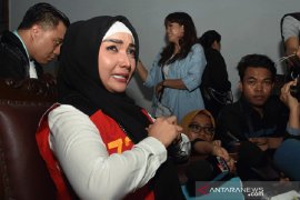 Selebritas Roro Fitria dapat bebas bersyarat