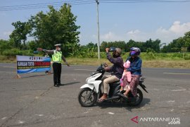 Pemkab Sampang manfaatkan jembatan timbang untuk pos pantau pemudik