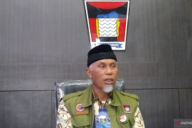 Padang gunakan radio sebagai sarana pembelajaran selama siswa libur