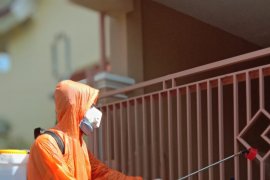 Starup Makassar ikut lakukan penyemprotan disinfektan cegah corona baru