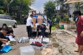 Polisi ringkus penimbun hand sanitizer