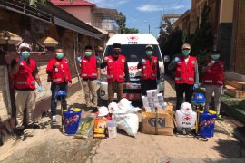 Katua PMI Tanah Bumbu bagikan APD cegah corona