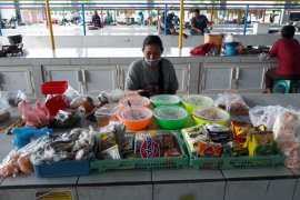 Pasar tradisional di Surabaya perketat protokol kesehatan cegah COVID-19
