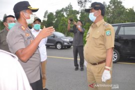 Polres Belitung Timur tinjau Posko Kesehatan di daerah perbatasan