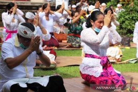 Badung lakukan persembahyangan agar dijauhkan dari COVID-19