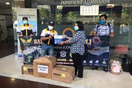 MBC Jatim sumbang baju APD Hazmat ke rumah sakit di Kota Surabaya