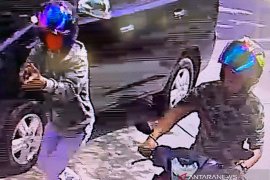 Terekam CCTV, pengusaha pempek di Jambi jadi korban perampokan bersenpi