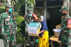 HUT ke-74 Persit KCK PD XII/Tpr berikan bantuan Sembako