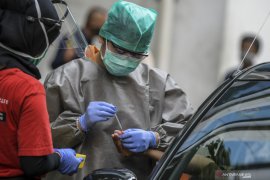 Dinkes Sekadau : hasil rapid test tenaga kesehatan non reaktif COVID-19