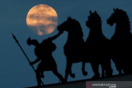 Dampak bagi manusia bila bulan tidak "setia" kepada Bumi