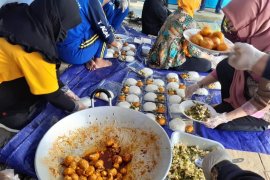 Dinas Sosial Lampung buka dapur umum untuk tim penanganan COVID-19