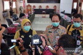 Disnakertrans Batola produksi masker kain untuk masyarakat