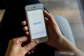Zoom digugat, saham anjlok