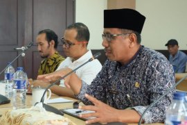 Disnakertrans Inhil imbau perusahaan tidak lakukan PHK