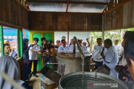 Lapsus Hari Jadi Kabupaten Balangan ke 17 - Pemerintah terus berupaya tingkatkan kualitas karet Balangan