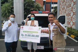 Tim Relawan Gugus Tugas dapat bantuan 19 ambulance