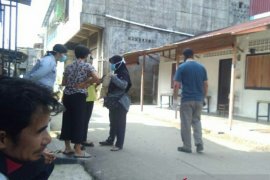 Dinkes Gunungsitoli periksa kesehatan pemuda diduga terpapar COVID-19, hasilnya negatif
