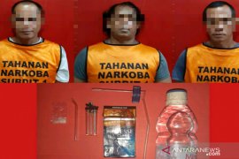 Polda Kalsel ringkus tiga pelaku pemakai sabu-sabu